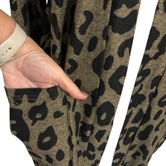 * ❤️PERFECT for FALL! ANIMAL PRINT OPEN FRONT CARDIGAN SWEATER MEDIUM - Picture 5 of 9
